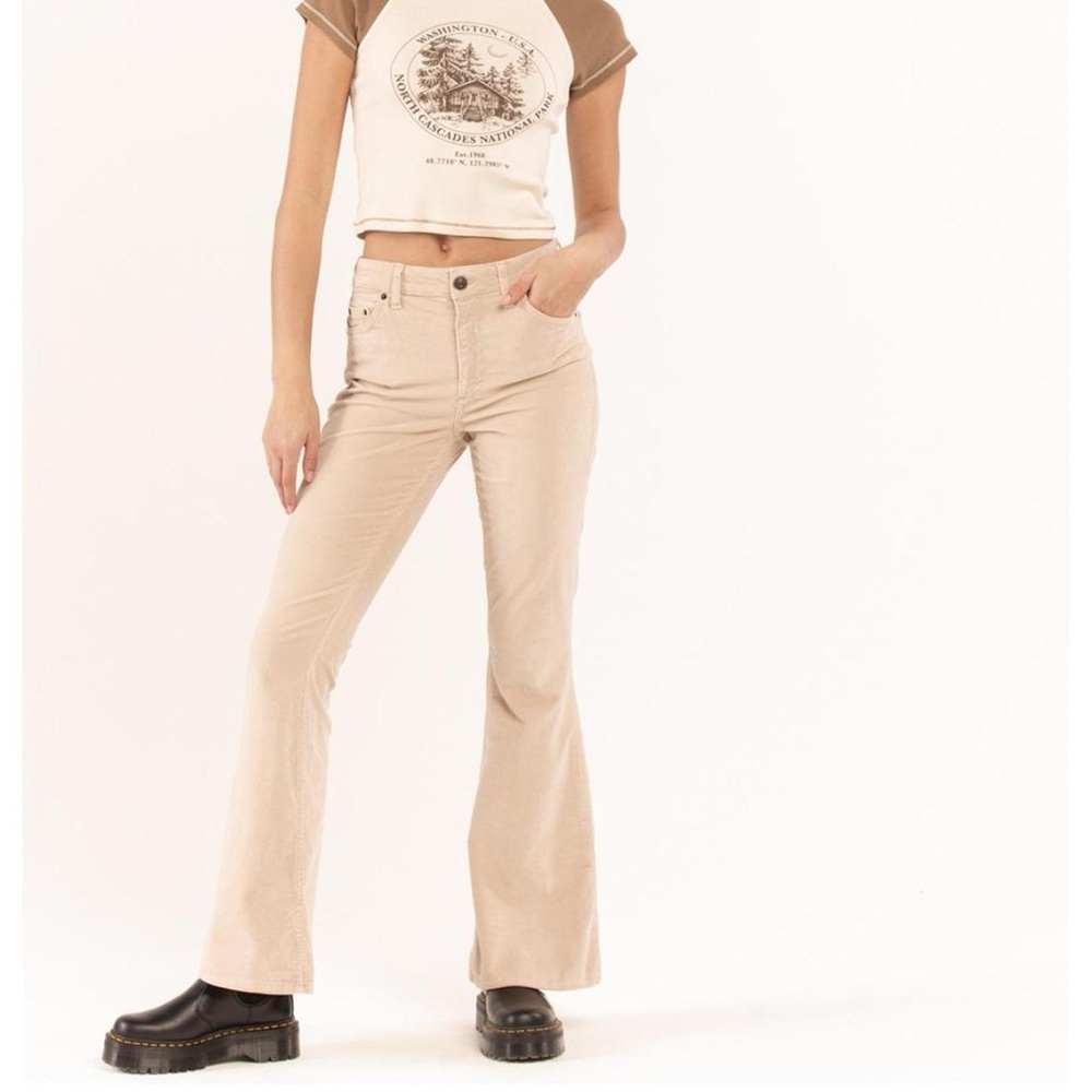 BDG Midrise Flare beige Corduroy pants. Size 26. NEW WITH TAGS